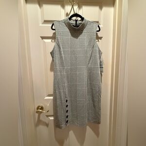 Sharagano Black & White Sleeveless Mock Neck sheath dress with button detail